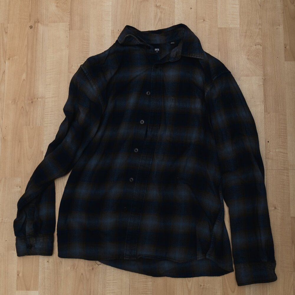 UNIQLO Flannel Long Sleeve Button-Down Shirt Blue & Black Plaid